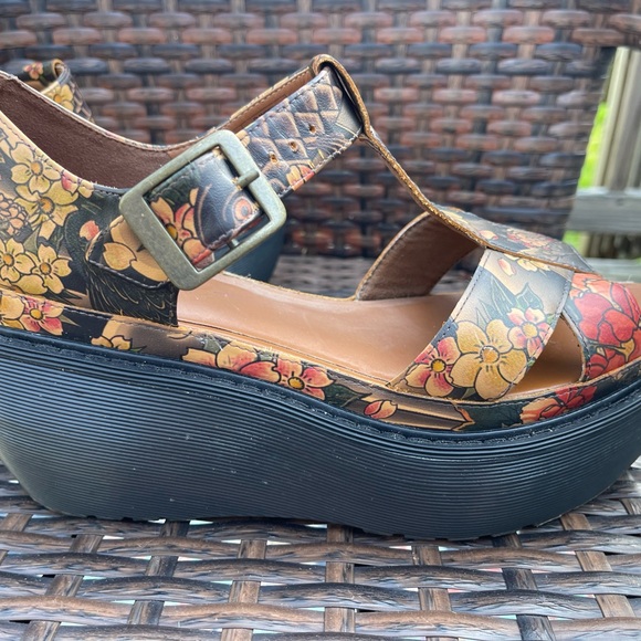 Dr Martens Adaya floral tattoo platform sandals size 42/10 - Picture 8 of 16